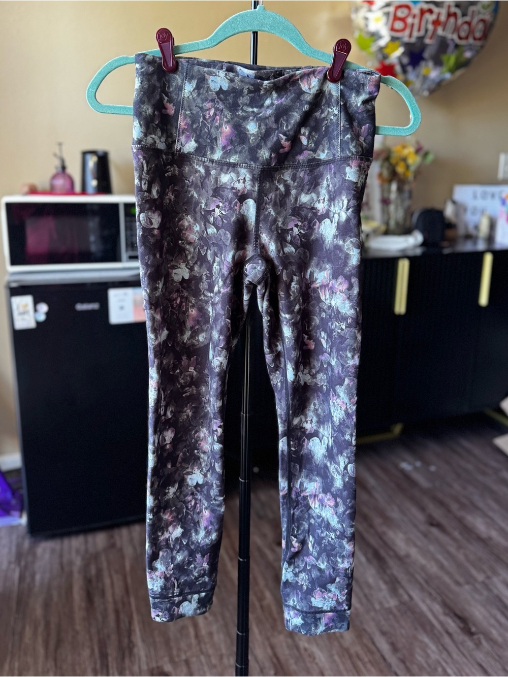 High-Rise Floral Print Leggings in Dark Purple